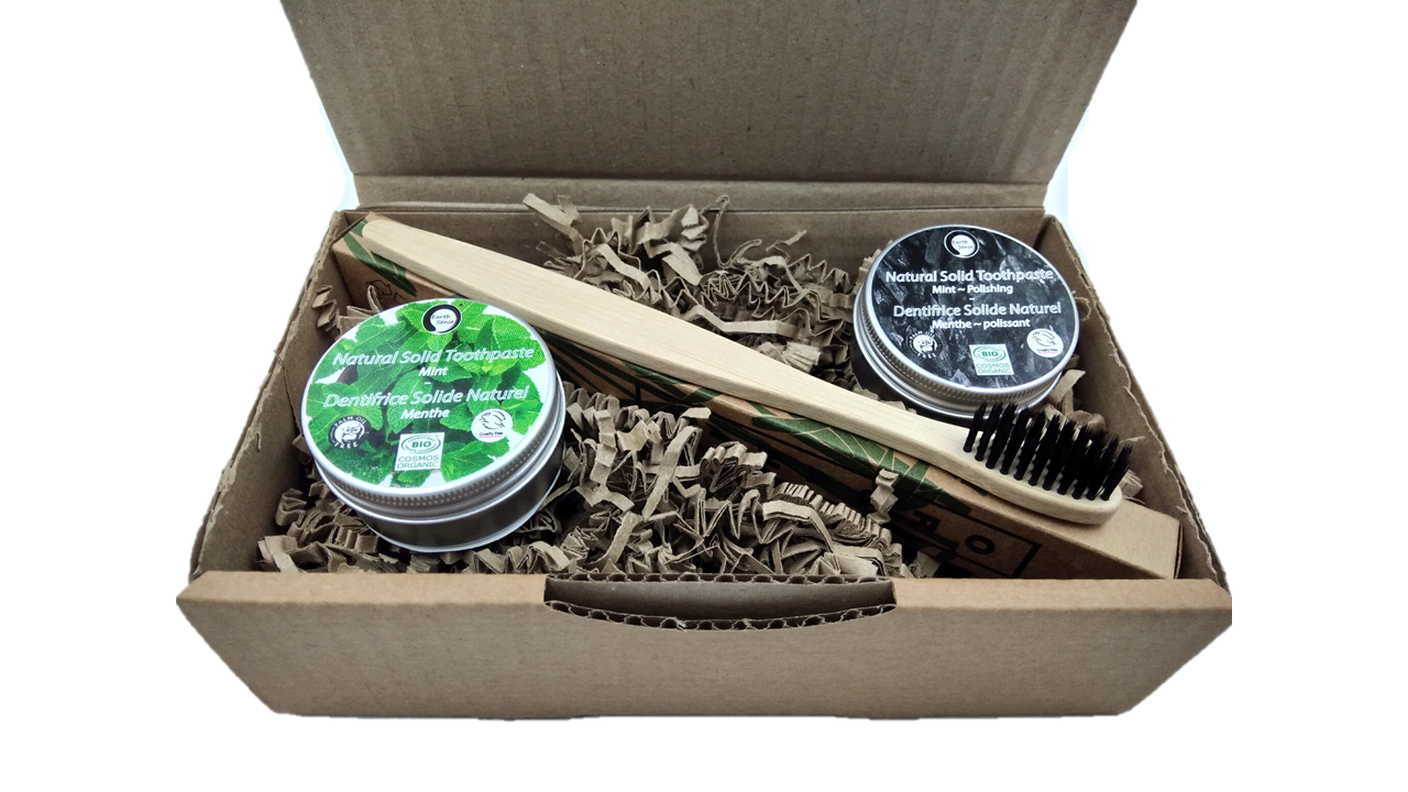 Natural Solid Toothpaste – Organic Mint & Charcoal Polish