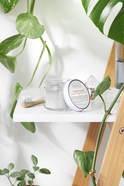 Sustainable fluoride free tooth powder with peppermint