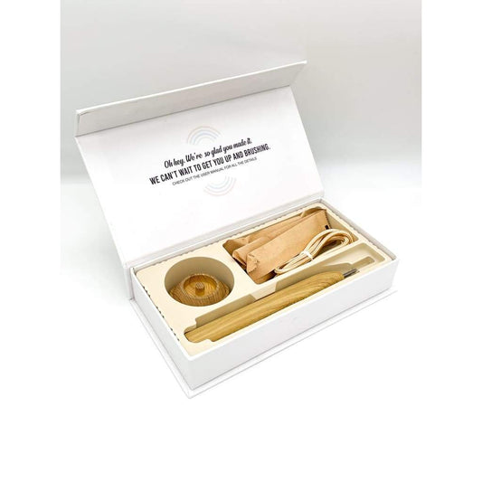 Sustainable Sonic toothbrush with bamboo replacement heads